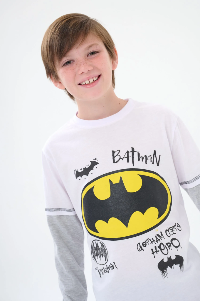 INV. REMERA DE ALGODÓN CON BAJO MANGA "BATMAN"