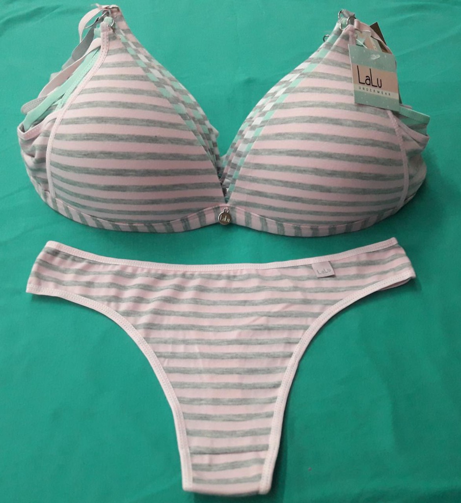 OFERTON - Conjunto triangulito de algodón y lycra con dije.