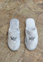 [XY98]  INV. PANTUFLA POLAR SUPER SOFT CON LOGO SOBRE CAPELLADA